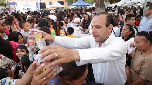 Gran festejo del Día del Niño en Parras de la Fuente, Coahuila