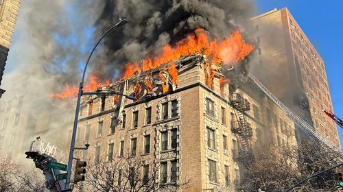 Incendio en Manhattan deja seis heridos y moviliza gran operativo