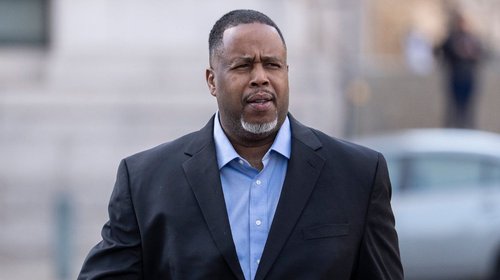 Exjugador Damon Jones se declara culpable por apuestas