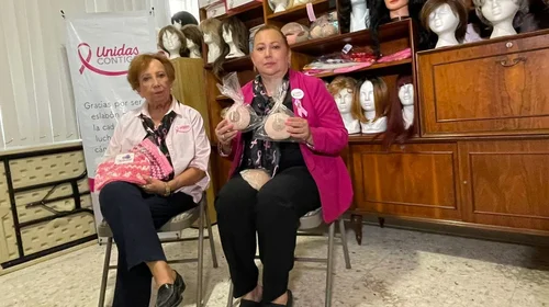 Dan prótesis y pelucas para el autoestima de pacientes con cáncer