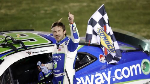 Daniel Suárez remonta y gana su segunda carrera en la Nascar Cup