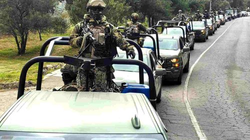 Caen diez con armas y drogas en Michoacán durante operativo