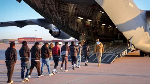 Deporta EUA a 142 migrantes mexicanos con historial criminal