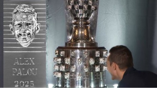 Álex Palou, primer español con su rostro en el trofeo Indy 500