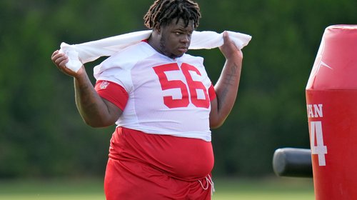 Buccaneers firman al jugador mas pesado en la historia de la NFL