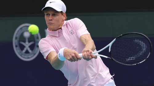 Sinner suma 25 triunfos y va por historia en el Abierto de Italia