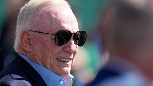 NFL multa a Jerry Jones con $250,000 por gesto obsceno en MetLife