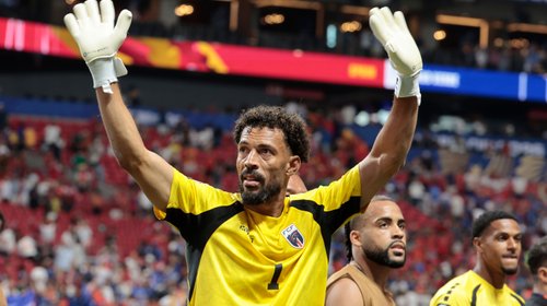 EUA ayuda a la madre de Vozinha para asistir al Mundial FIFA™