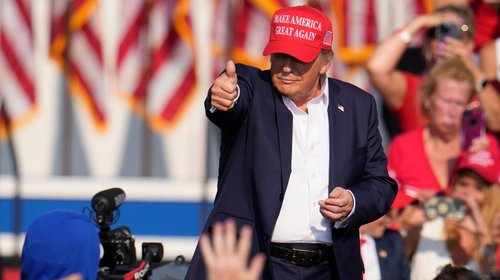 Desestiman cargo contra Trump en caso de documentos clasificados