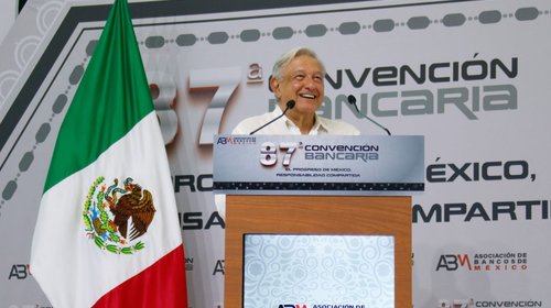 Destaca AMLO apoyo entre banca y privados en Convención Bancaria