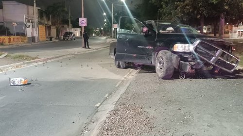 Persiguen y detienen a 2 en San Nicolás por evadir inspección