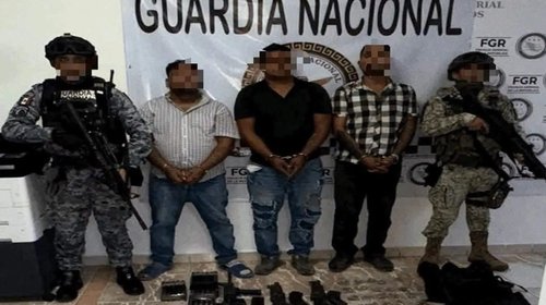 Detienen a tres hombres armados en posesión de droga en Matamoros