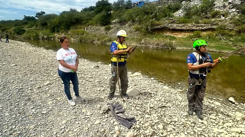 Familiares buscan a su abuelo desaparecido en el río Pesquería