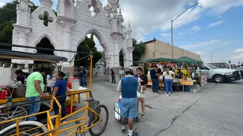 Día de Muertos: adelantan regios visita a panteones