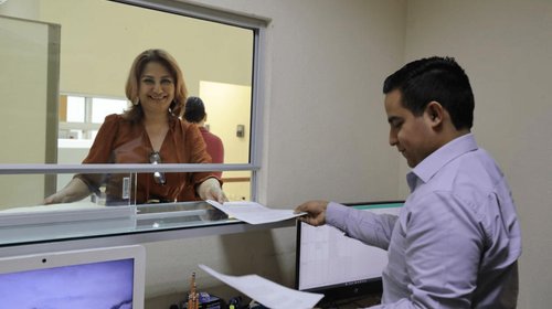 Plantean espacio solemne para reconocer a UANL