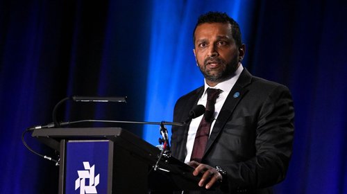 Director de FBI demanda a revista 'The Atlantic' por difamación