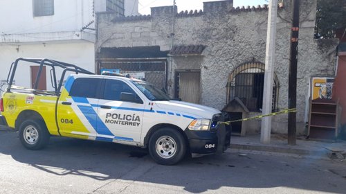 Balean a hombre afuera de domicilio en Monterrey