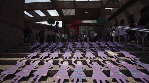 Exigen familiares de víctimas negar amparos a feminicidas
