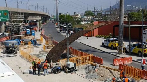 Colapsa estructura de la Línea 6 del Metrorrey