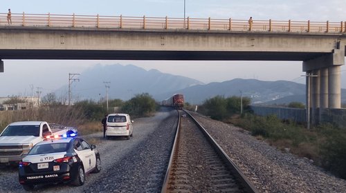Muere hombre tras ser arrollado por tren en García