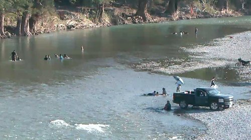 Disfrutan de río en Juárez y Guadalupe tras 'Alberto'