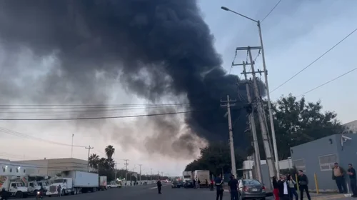 Se reactiva incendio en Nexxus; acuden unidades de emergencia