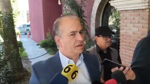 Voraz incendio en tejabán pone en riesgo a familias en Saltillo