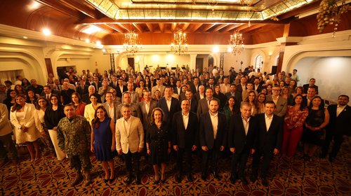  Yasmín Esquivel reúne a representantes del sector jurídico