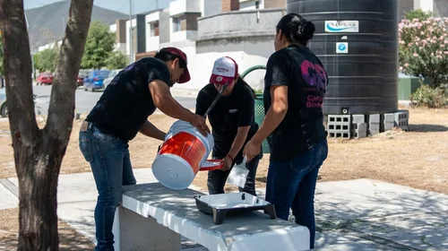 Rehabilitan junto con vecinas espacios públicos de García 