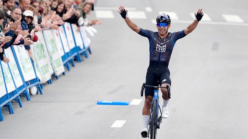 Edgar Cadena se lleva la etapa y Quintana sigue líder en Asturias