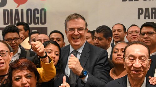 Marcelo Ebrard lidera tres encuestas nacionales