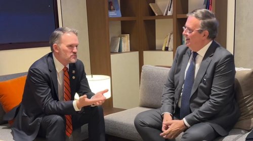 Se reúne Ebrard con representante comercial de EUA en Cumbre APEC