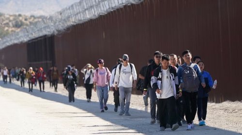 Preocupa a Ecuador migración china e imponen visas temporales 