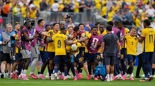 Presenta Ecuador queja por 'serenata' de aficionados mexicanos