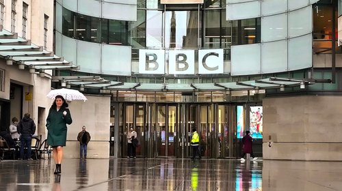 BBC se defenderá de demanda de Trump por edición de discurso