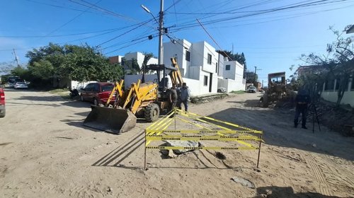 Niño cae a alcantarilla abierta en Ciudad Madero, Tamaulipas