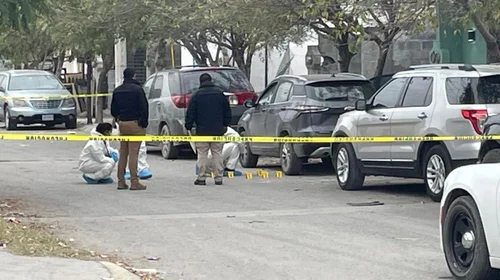  Ejecutan a hombre en su camioneta en Escobedo