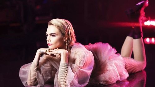 Expone Cara Delevingne abusos en la industria de la moda