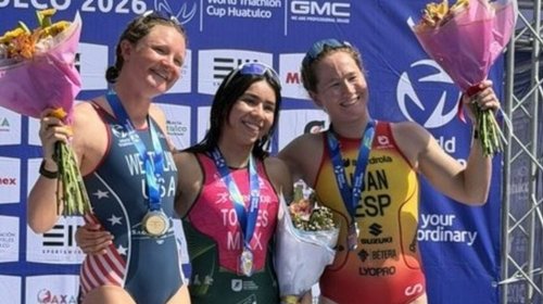 Mexicana gana la Copa del Mundo de Triatlón en Huatulco