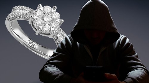 Entrega empleada $2.7 millones en joyería y dinero por extorsión
