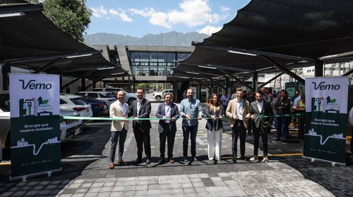 Inaugura Farah en San Pedro primera electrolinera en NL