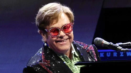 Revela Elton John haber perdido la visión en su ojo derecho