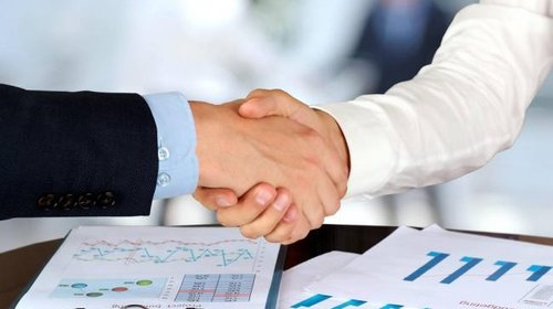 Empleo cae en enero, pero salarios suben en México: Inegi