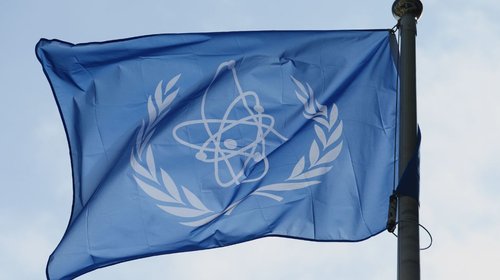 Exige agencia de energía atómica cooperación inmediata de Irán