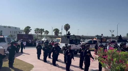 Américo Villarreal entrega vehículos y equipo a dependencias