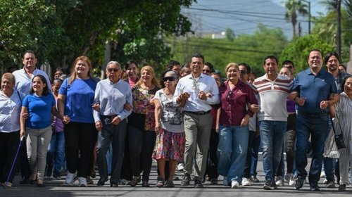 Entrega Lalo Gattás calle pavimentada en Las Misiones