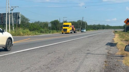 Advierten por peligro en el entronque a Santa Engracia