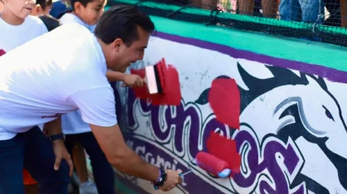 Equipos ya no son Broncos; quitan culto a personalidad en García