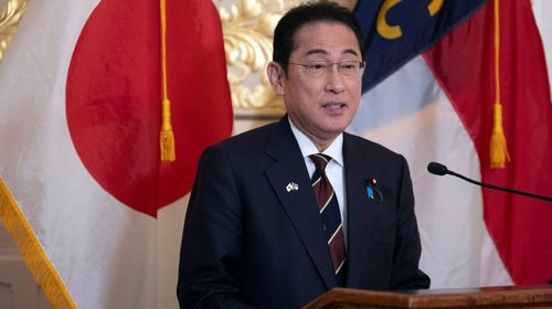 Escándalo de corrupción en Japón afecta al partido gobernante