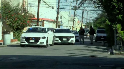 Escapan dos durante cateos y provocan persecución en Monterrey
